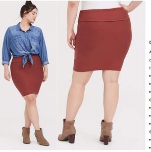 TORRID BRICK RED FOLDOVER MINI SKIRT -
SIZE 0